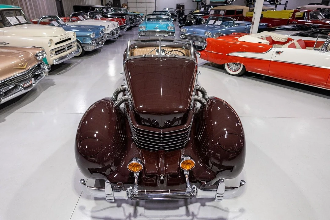 1937 Cord 810 & 812 - Image 6 of 21