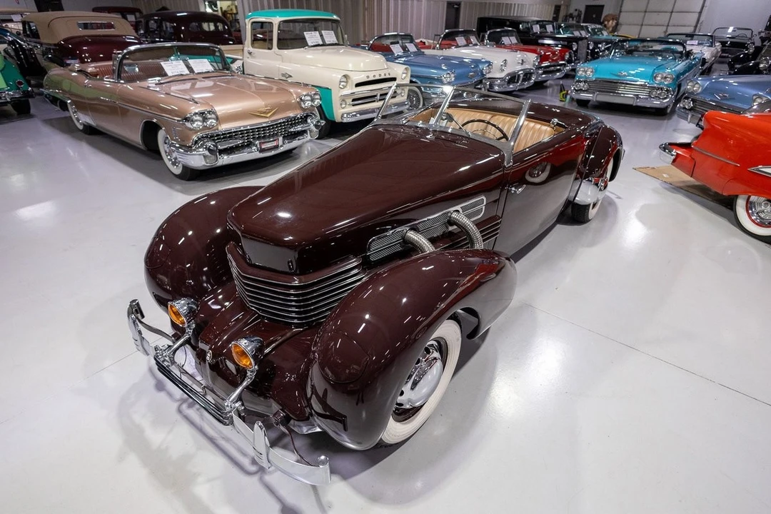 1937 Cord 810 & 812 - Image 5 of 31