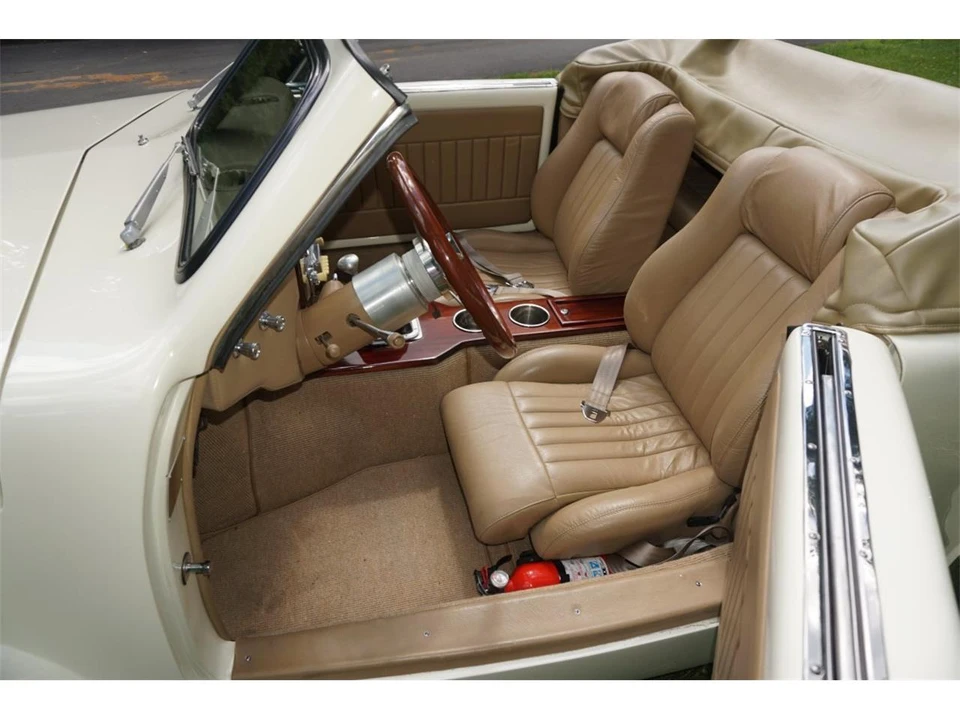 1937 Cord 810 & 812 - Image 21 of 31