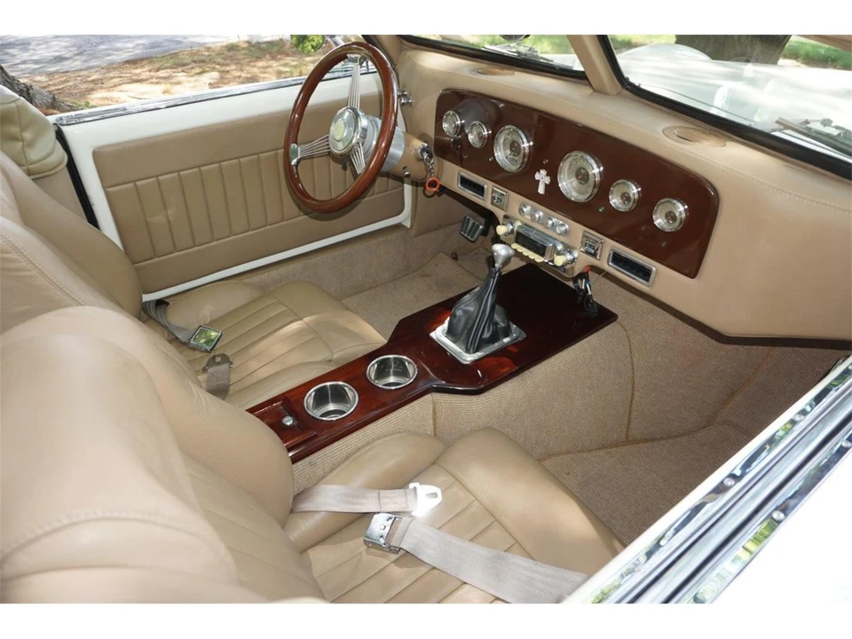 1937 Cord 810 & 812 - Image 29 of 31