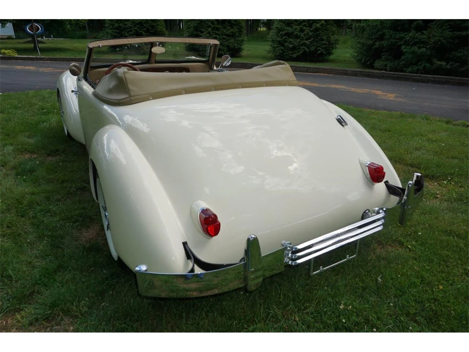 1937 Cord 810 & 812 - Image 19 of 31
