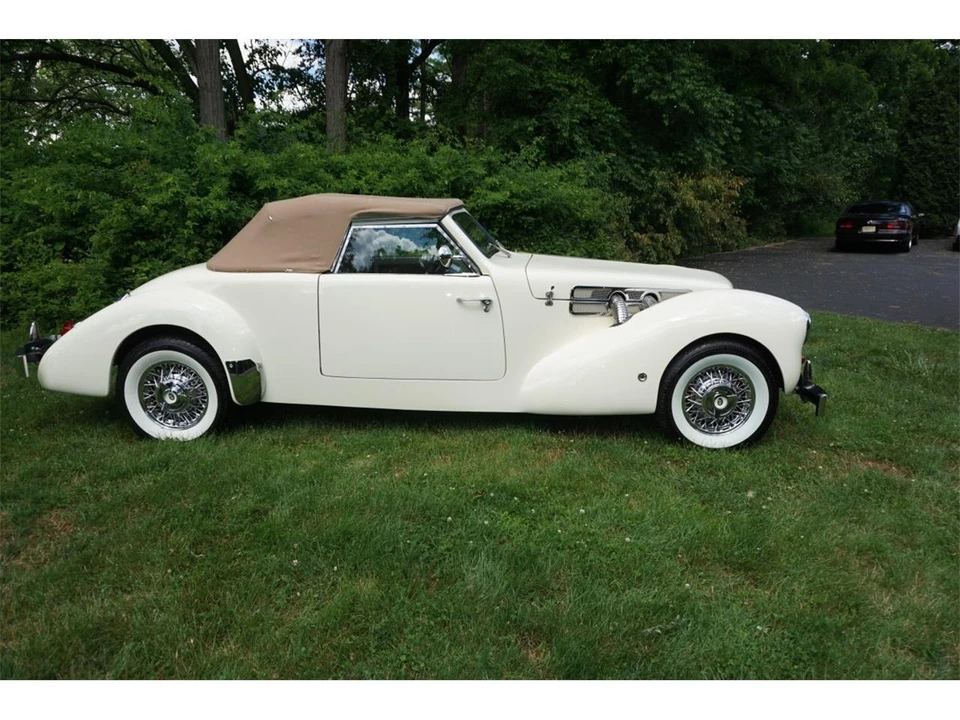 1937 Cord 810 & 812 - Image 7 of 31