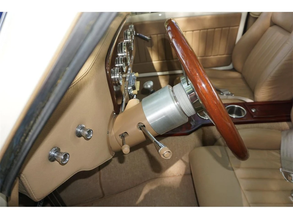 1937 Cord 810 & 812 - Image 25 of 31