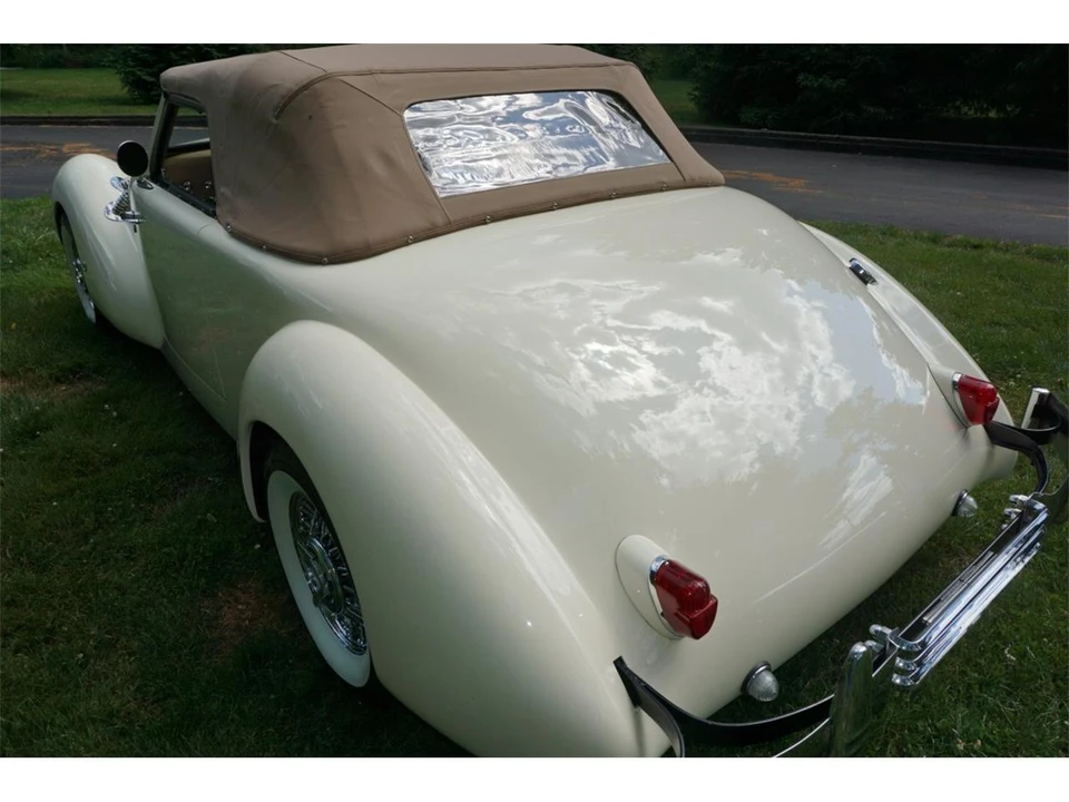 1937 Cord 810 & 812 - Image 10 of 31