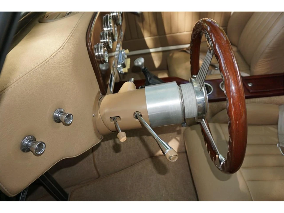 1937 Cord 810 & 812 - Image 24 of 31