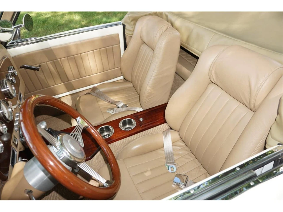 1937 Cord 810 & 812 - Image 28 of 31