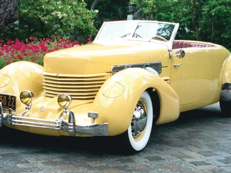 1937 Cord 810 & 812 - Image 2 of 2