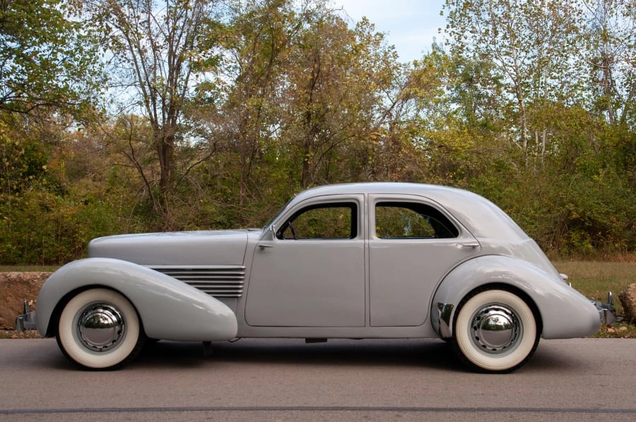 1937 Cord 810 & 812 - Image 2 of 6