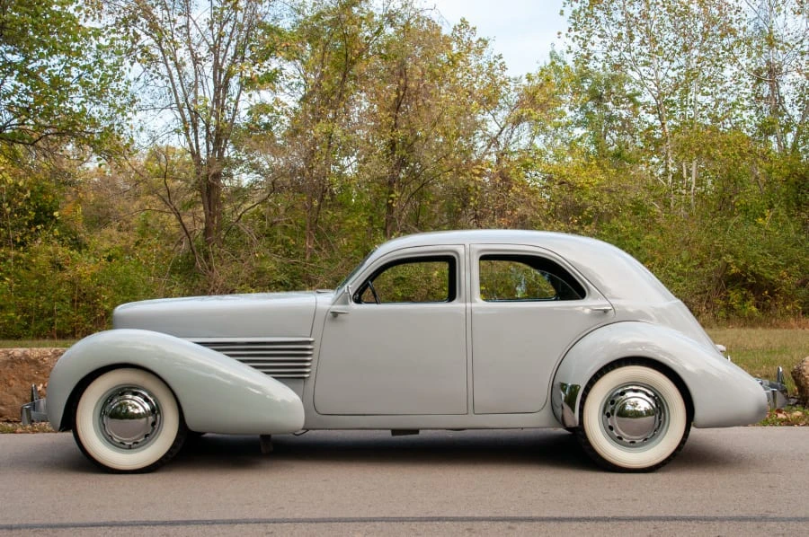 1937 Cord 810 & 812 - Image 2 of 6