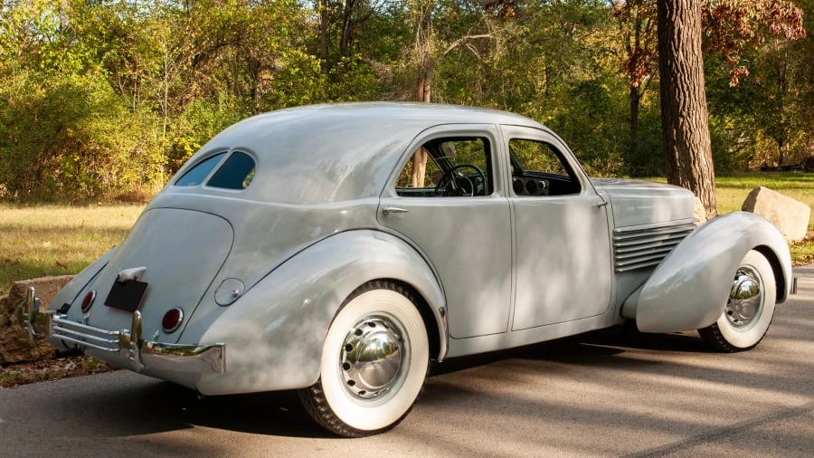 1937 Cord 810 & 812 - Image 3 of 6