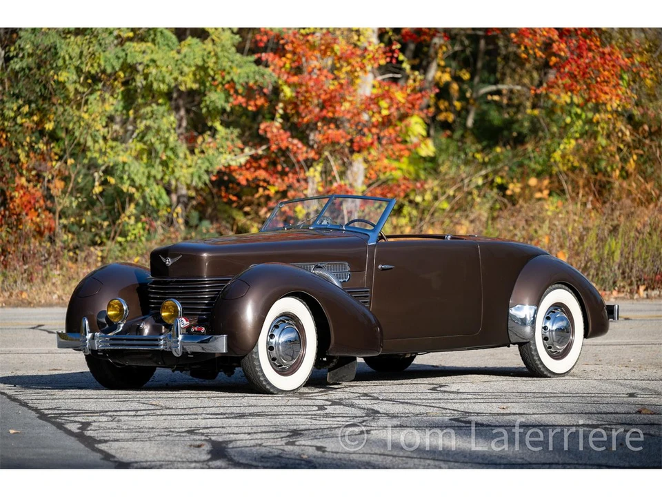 1937 Cord 810 & 812 - Image 3 of 23