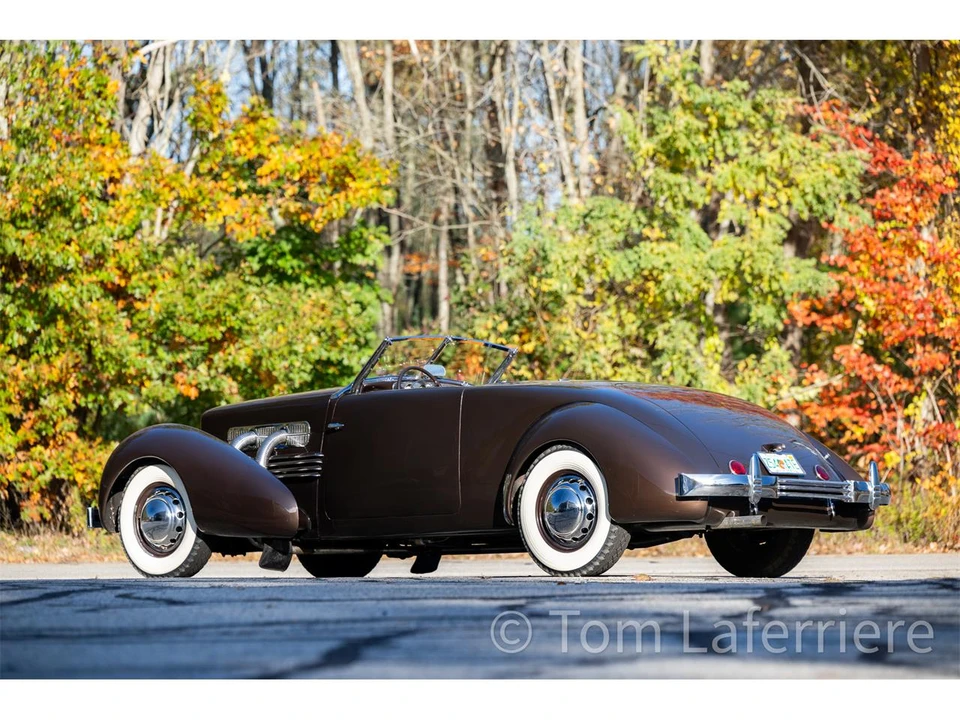 1937 Cord 810 & 812 - Image 6 of 23
