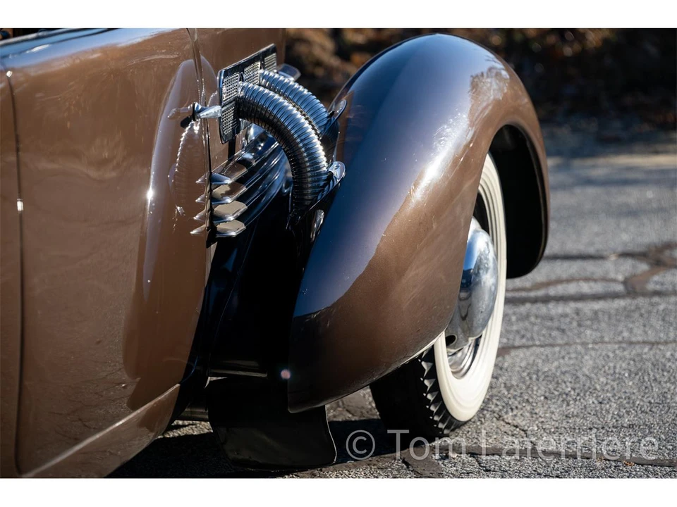 1937 Cord 810 & 812 - Image 21 of 23