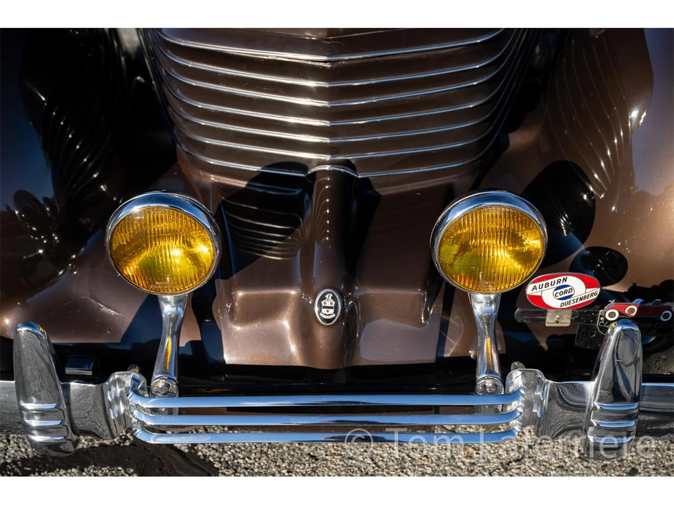 1937 Cord 810 & 812 - Image 22 of 23