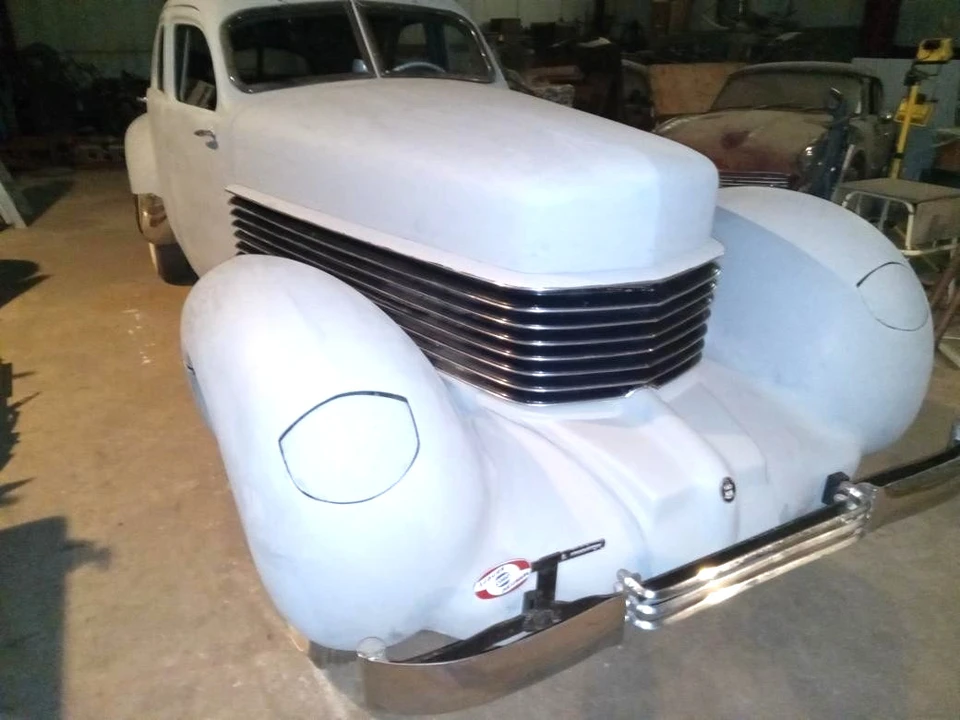 1937 Cord 810 & 812 - Image 12 of 30