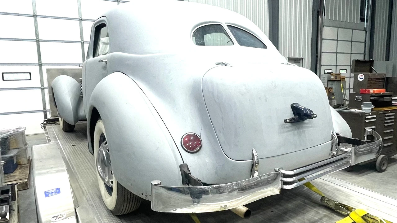 1937 Cord 810 & 812 - Image 8 of 30