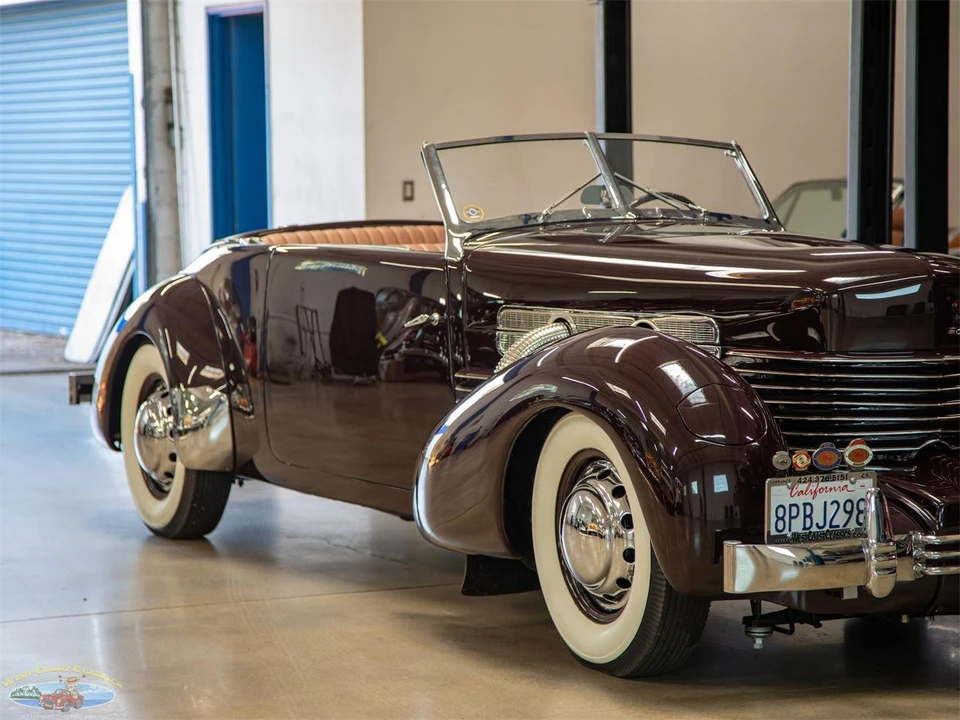1937 Cord 810 & 812 - Image 11 of 31