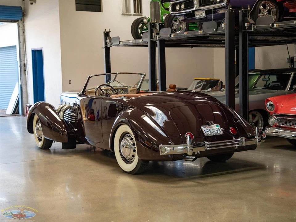 1937 Cord 810 & 812 - Image 21 of 31