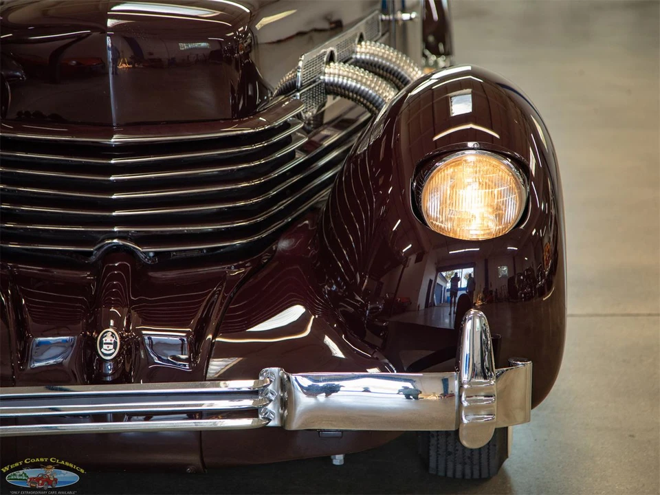 1937 Cord 810 & 812 - Image 16 of 31