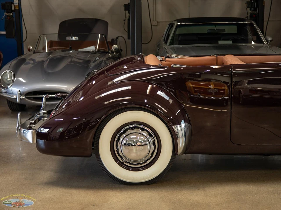 1937 Cord 810 & 812 - Image 2 of 31