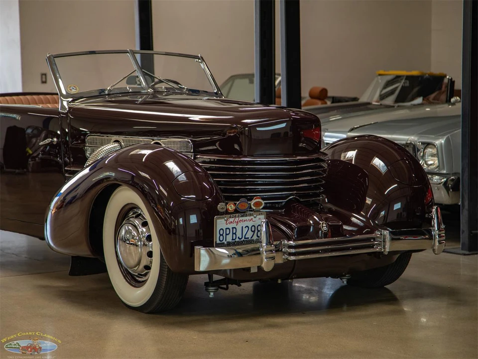 1937 Cord 810 & 812 - Image 12 of 31