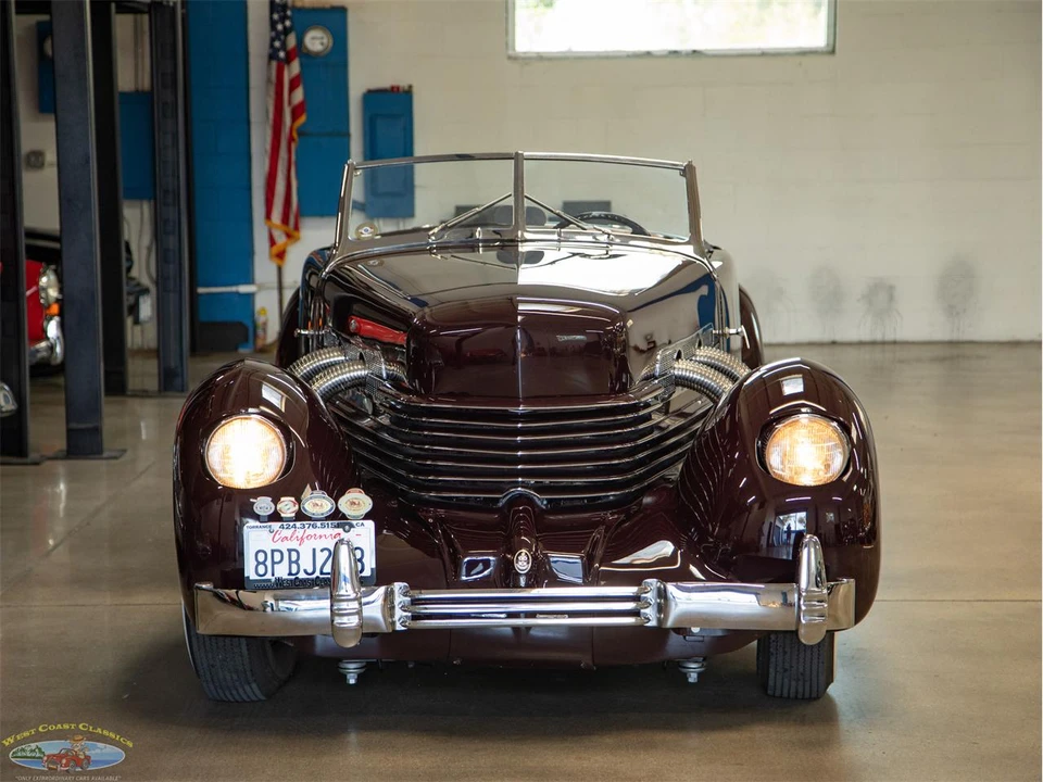 1937 Cord 810 & 812 - Image 13 of 31