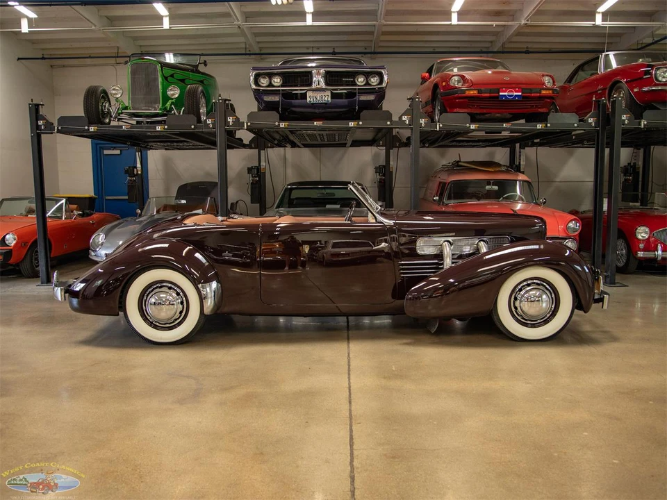 1937 Cord 810 & 812 - Image 3 of 31