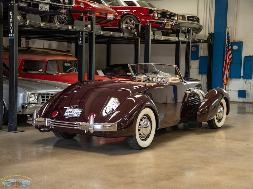 1937 Cord 810 & 812 - Image 24 of 31