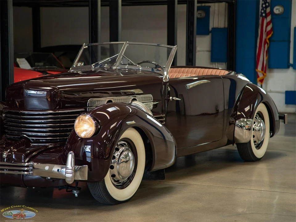 1937 Cord 810 & 812 - Image 9 of 31