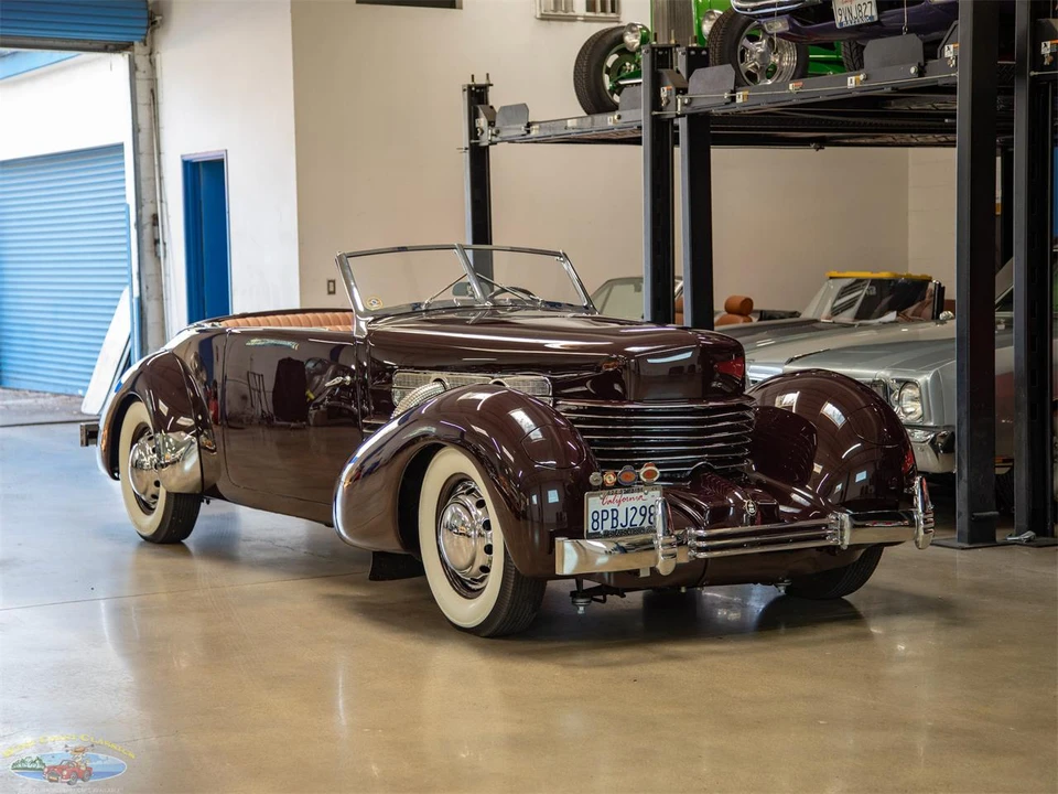 1937 Cord 810 & 812 - Image 10 of 31