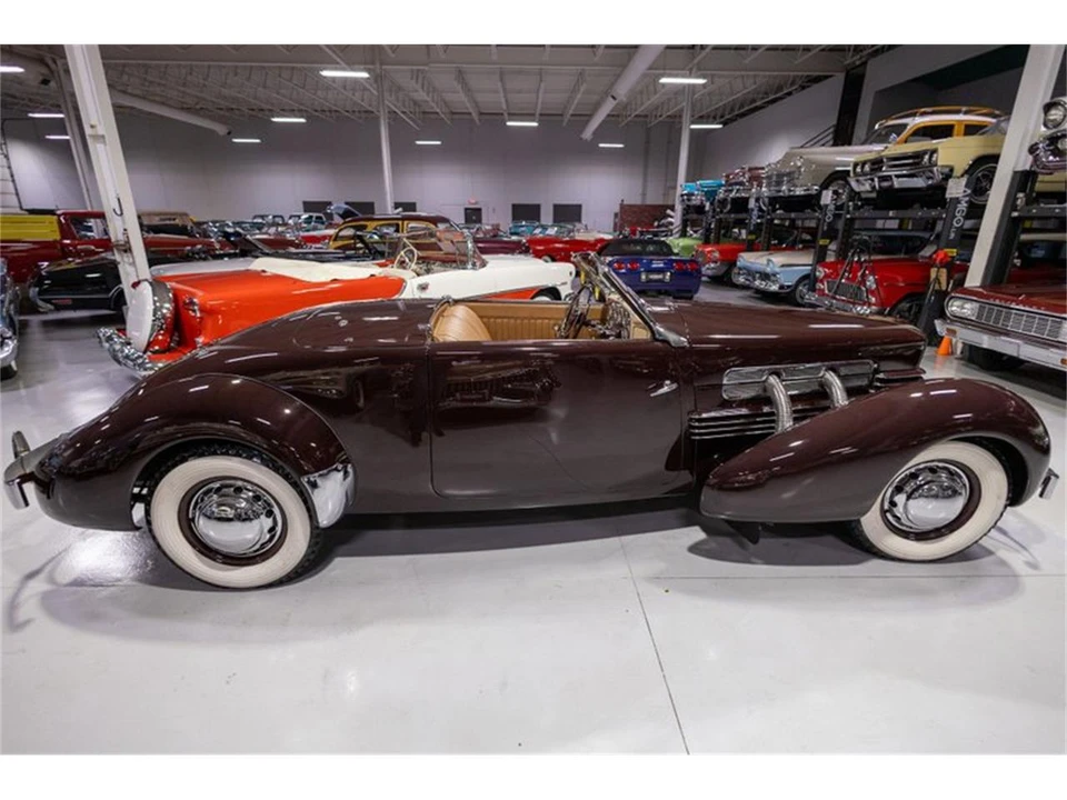 1937 Cord 810 & 812 - Image 30 of 31