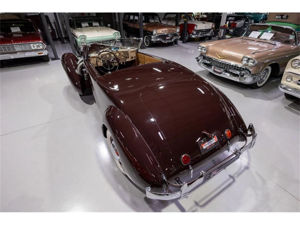 1937 Cord 810 & 812 - Image 9 of 31