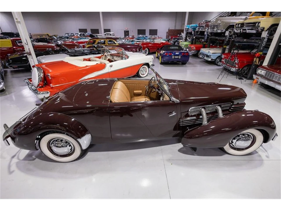 1937 Cord 810 & 812 - Image 6 of 31