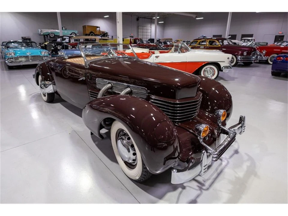 1937 Cord 810 & 812 - Image 29 of 31