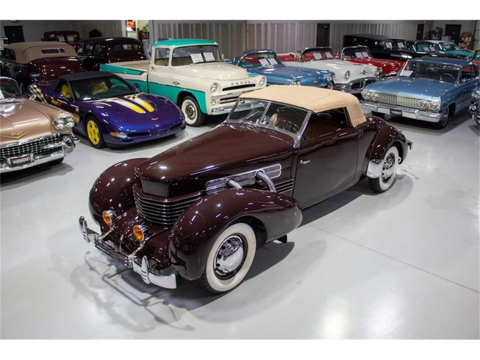 1937 Cord 810 & 812 - Image 11 of 31