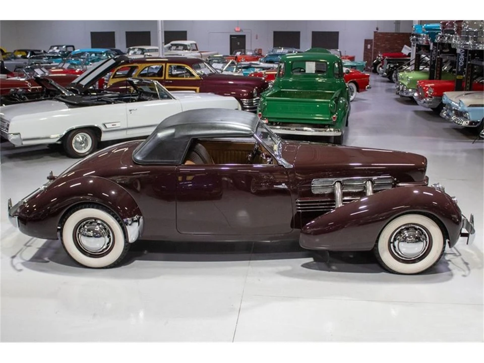 1937 Cord 810 & 812 - Image 22 of 31