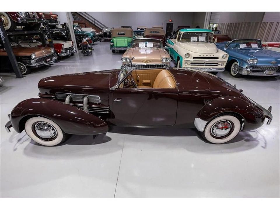 1937 Cord 810 & 812 - Image 10 of 31