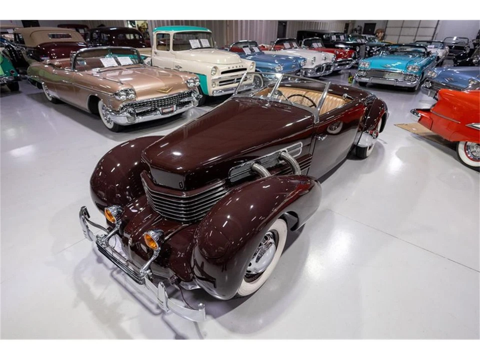 1937 Cord 810 & 812 - Image 3 of 31