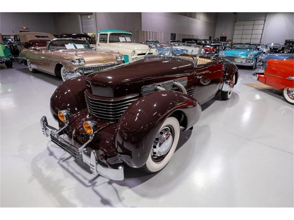 1937 Cord 810 & 812 - Image 27 of 31
