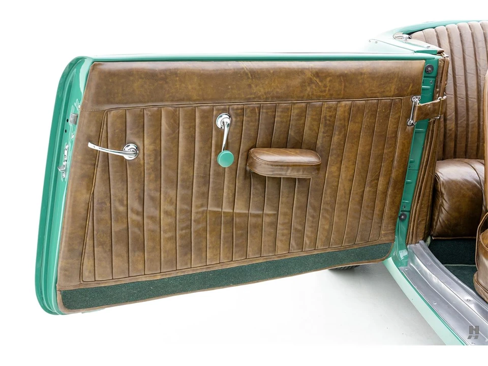 1937 Cord 810 & 812 - Image 14 of 31