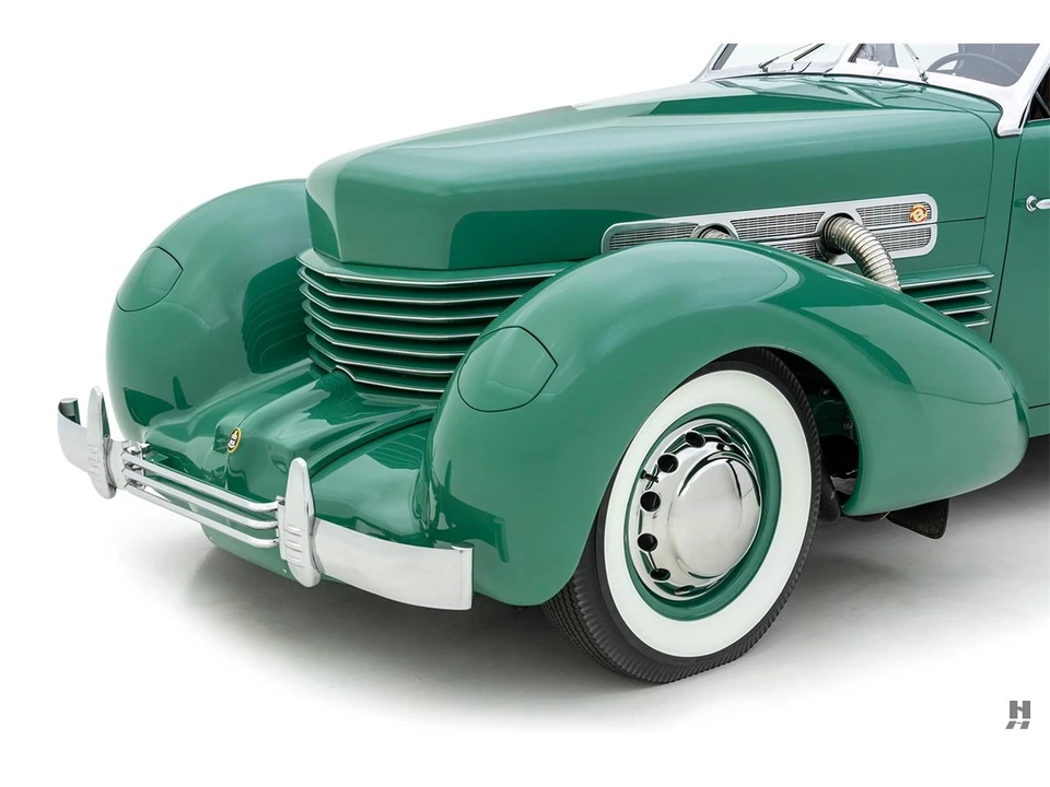 1937 Cord 810 & 812 - Image 18 of 31