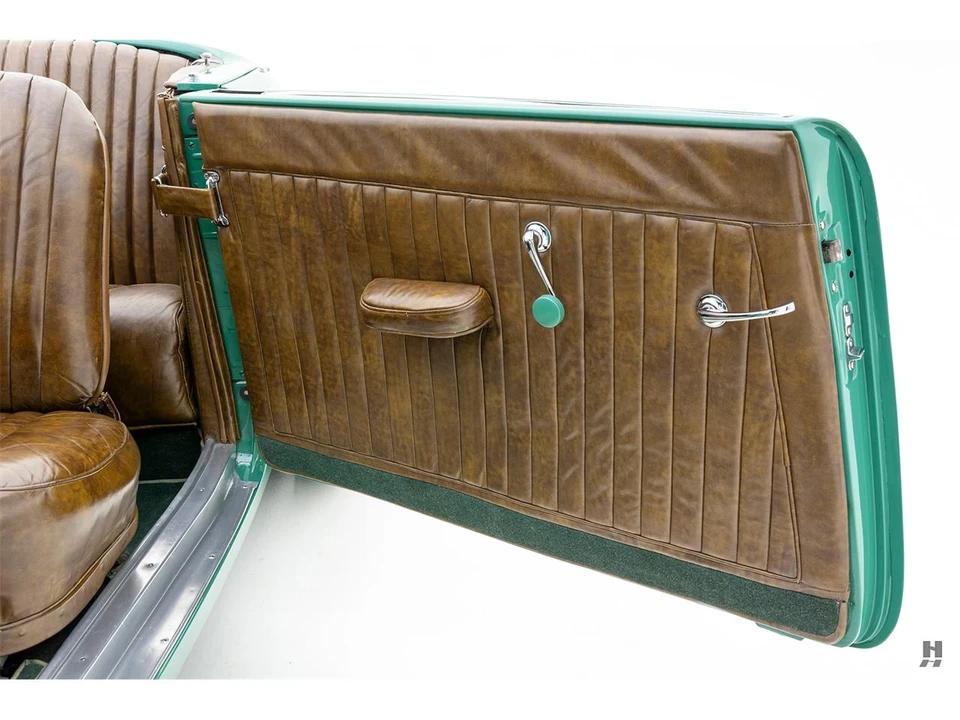 1937 Cord 810 & 812 - Image 15 of 31