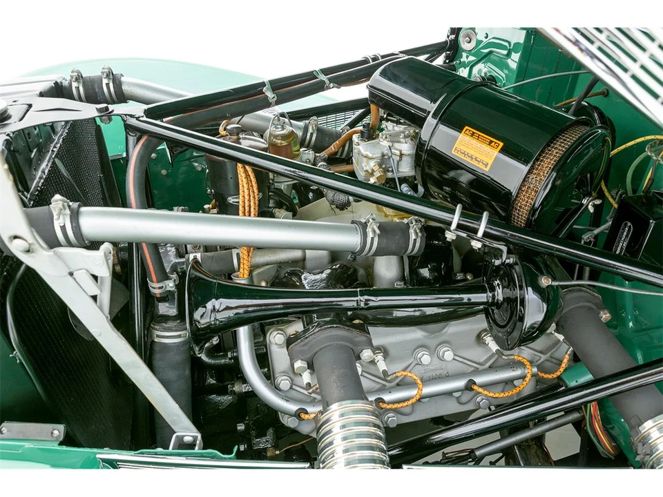 1937 Cord 810 & 812 - Image 30 of 31