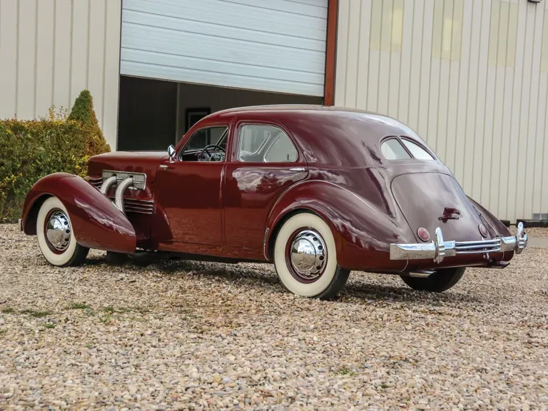 1937 Cord 810 & 812 - Image 10 of 11