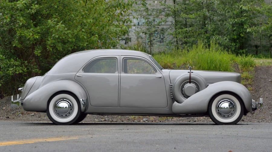 1937 Cord 810 & 812 - Image 2 of 31