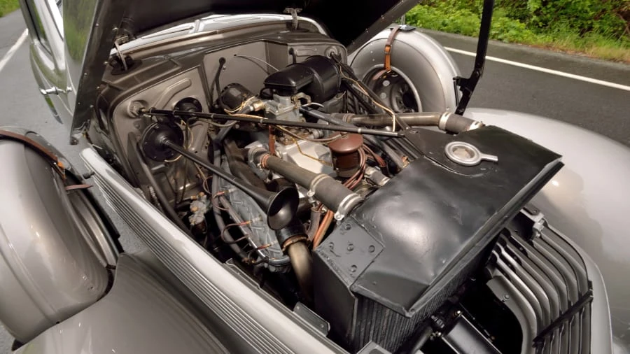 1937 Cord 810 & 812 - Image 7 of 31