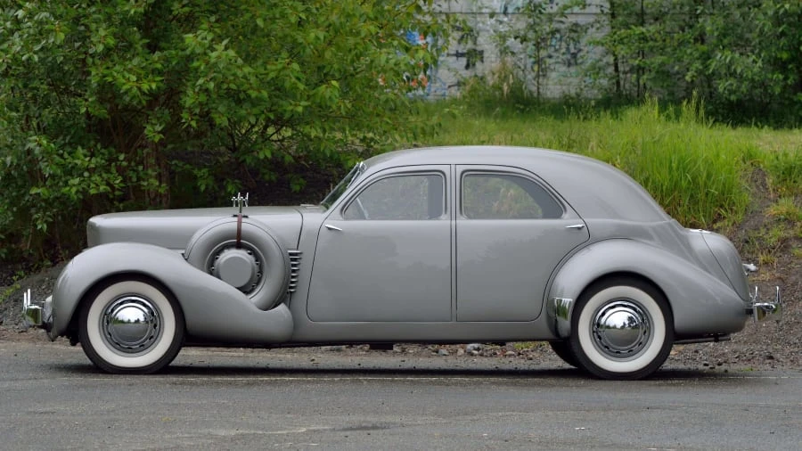 1937 Cord 810 & 812 - Image 8 of 31