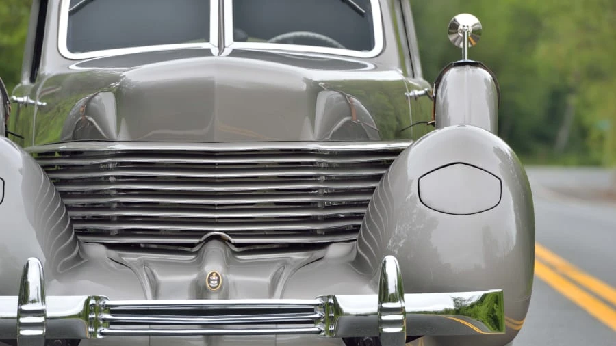 1937 Cord 810 & 812 - Image 11 of 31