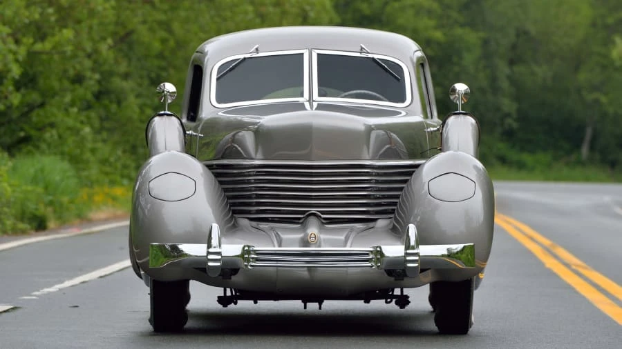 1937 Cord 810 & 812 - Image 14 of 31