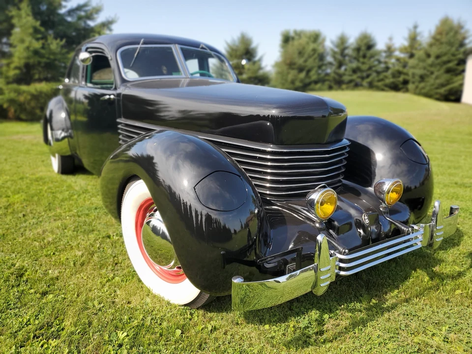 1937 Cord 810 & 812 - Image 28 of 31